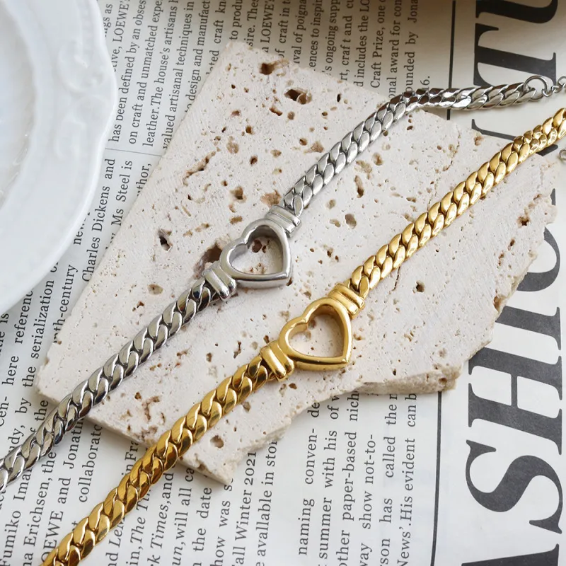 Women Fashion Simple Hollow Heart Stainless Steel Bracelet