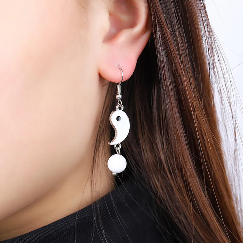 Women Fashion Vintage Tai Chi Black And White Beads Earrngs