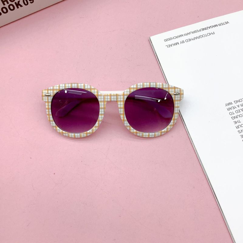 サングラス ^ONE BRILLIANT^ CarmenOB435Light Pink Carmen-OB435-Light Pin Pink Candy Crush Glasses #99111219 | Zenni Optical Canada