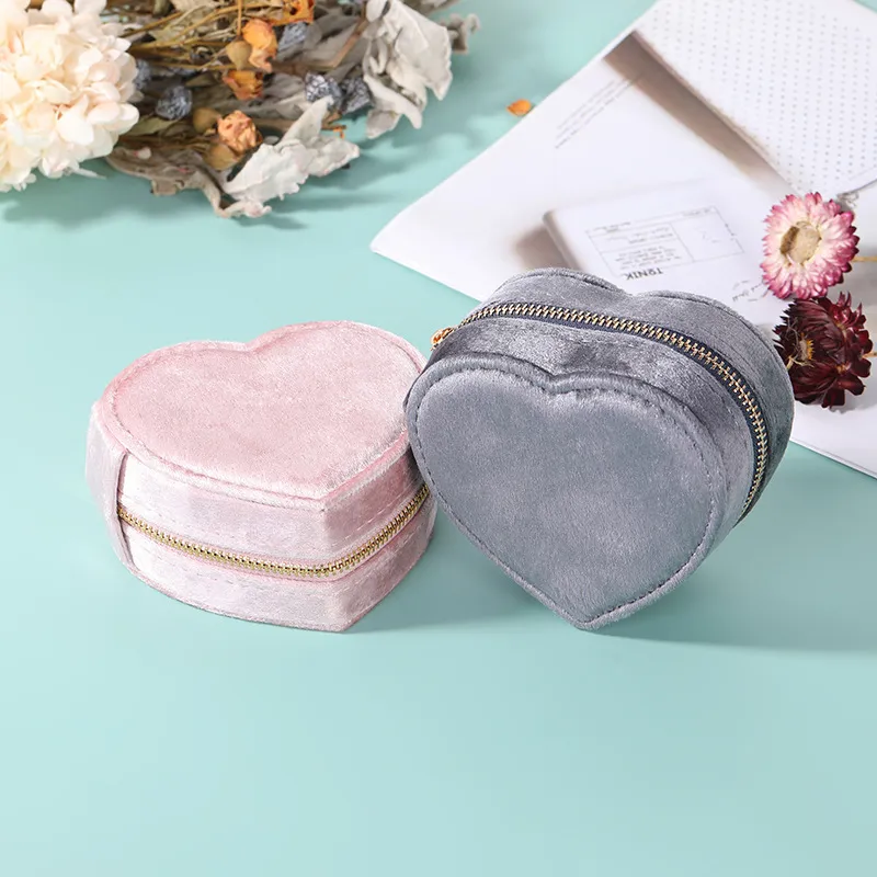 Fashion Travel Portable Heart Flannel Jewelry Packaging Box