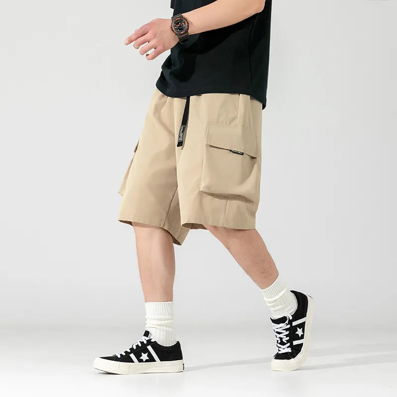 Men's Casual Solid Color Multi-Pocket Loose Bermuda Shorts with Belt