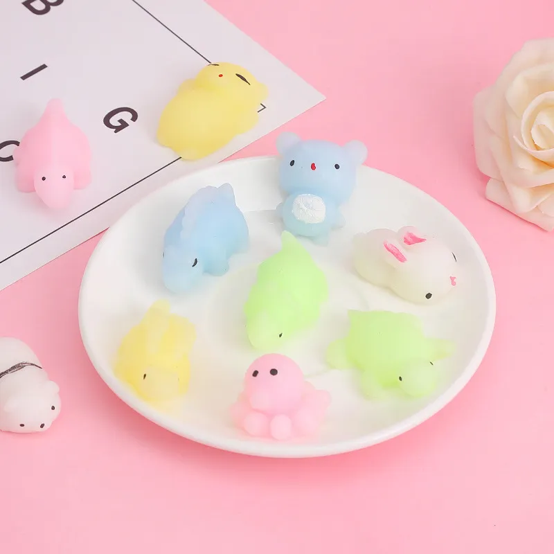 Creative Cute Animal Pinch Vent Ball Stress Relief Squeeze Toy For Kids 100 Packs