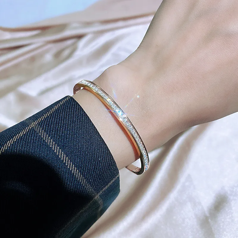 Women's Simple Rose Gold Titanium Steel Fashion Diamond Bracelet