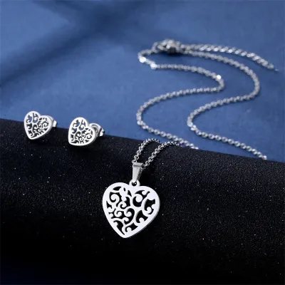 Women Fashion Hollow Vine Heart-Shaped Stud Earrings Pendant Necklace Jewelry Set