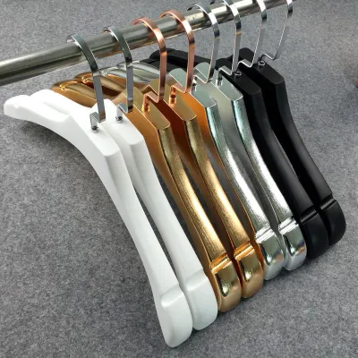 Simple Solid Color Non-Slip Seamless Plastic Clothes Hanger For Storage
