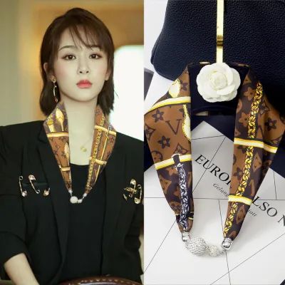 Women Fashion Magnetic Buckle Necklace Scarf