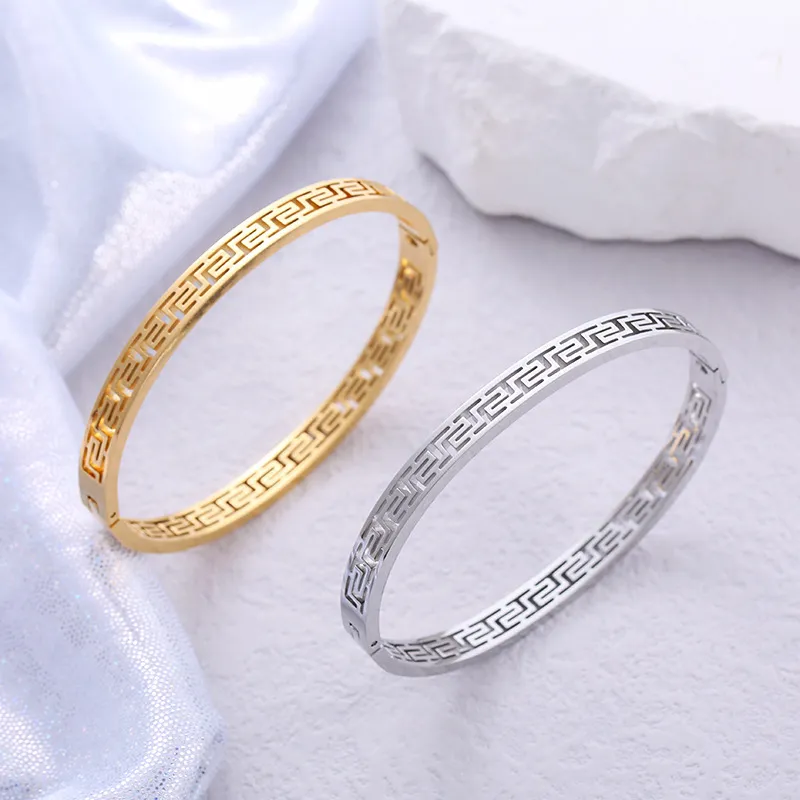 Women's Fashion Hollow Oval Opening Stainless Steel Bracelet