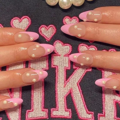 Women Fashion Pink Edge Pearl Wearable False Nails