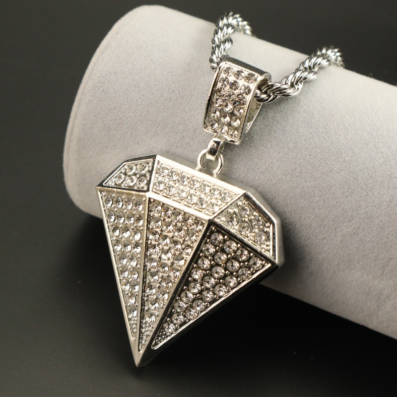 Minimalist triangle studded diamond necklace at Rs 159 | Diamond Necklace |  ID: 25603787688