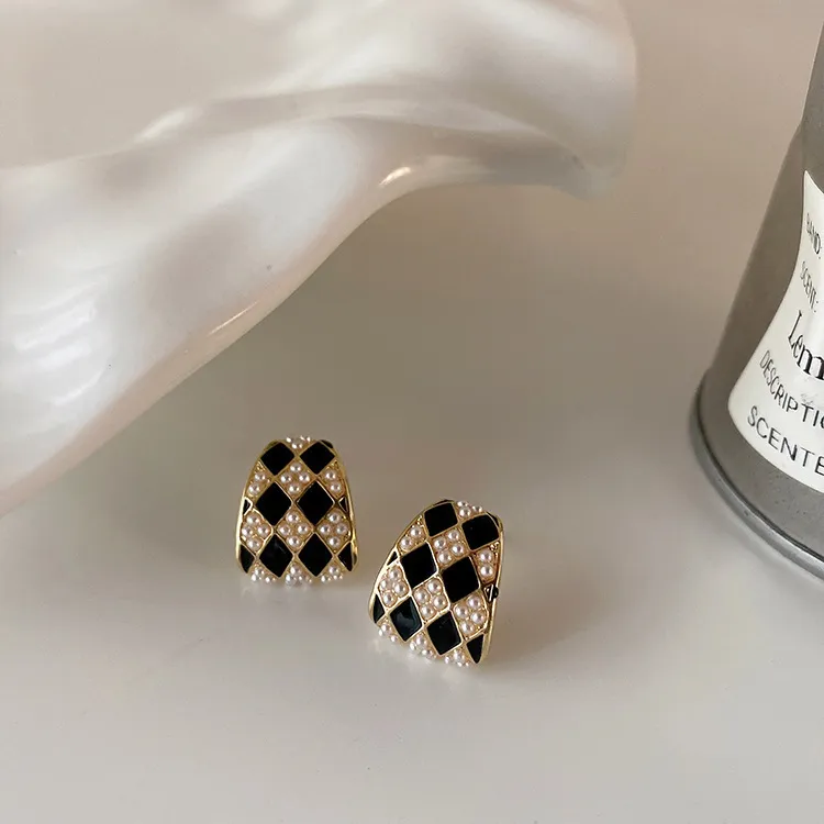 Women Fashion Imitation Pearls Geometric Check Stud Earrings
