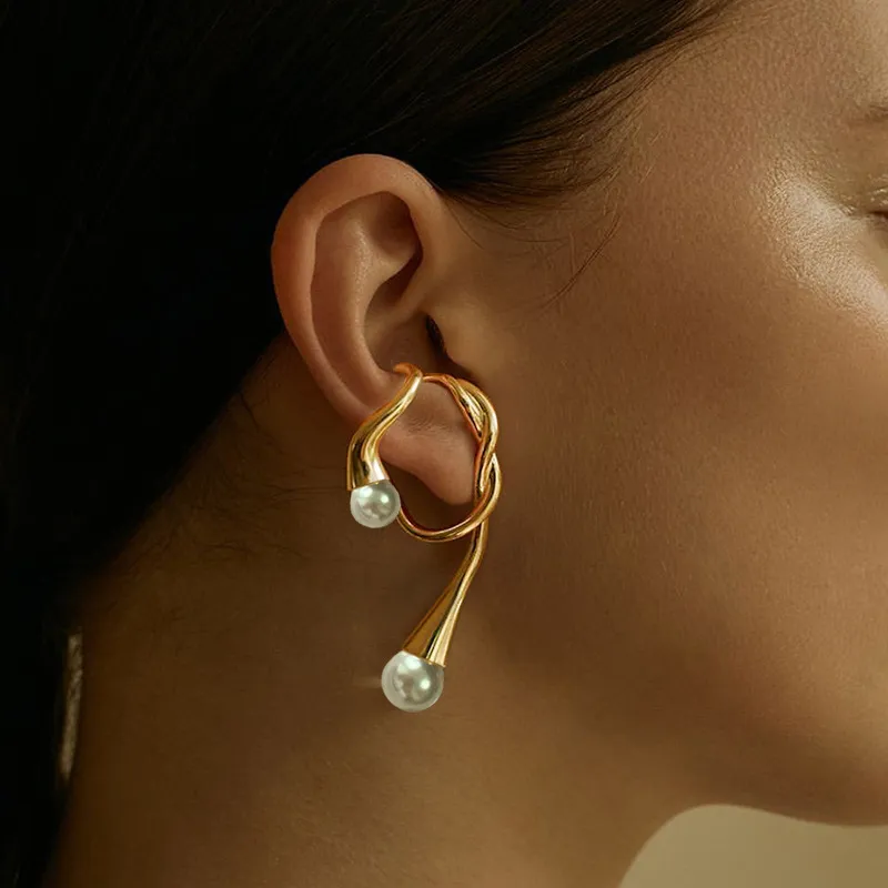 Women Fashion Imitation Pearls Irregular Twining Ear Clip One Piece