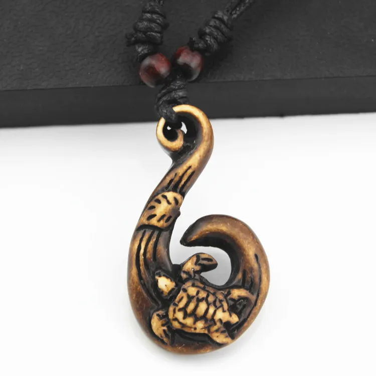 Wholesale Unisex Fashion Antique Maori Fish Hook Sea Turtle Spray Imitation  Bone Carving Pendant Necklace