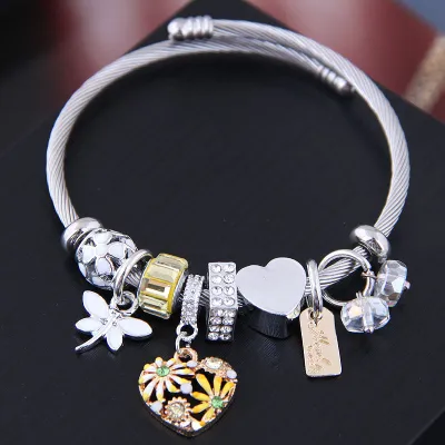 Women Retro Ethnic Love Heart Pendant Bracelet