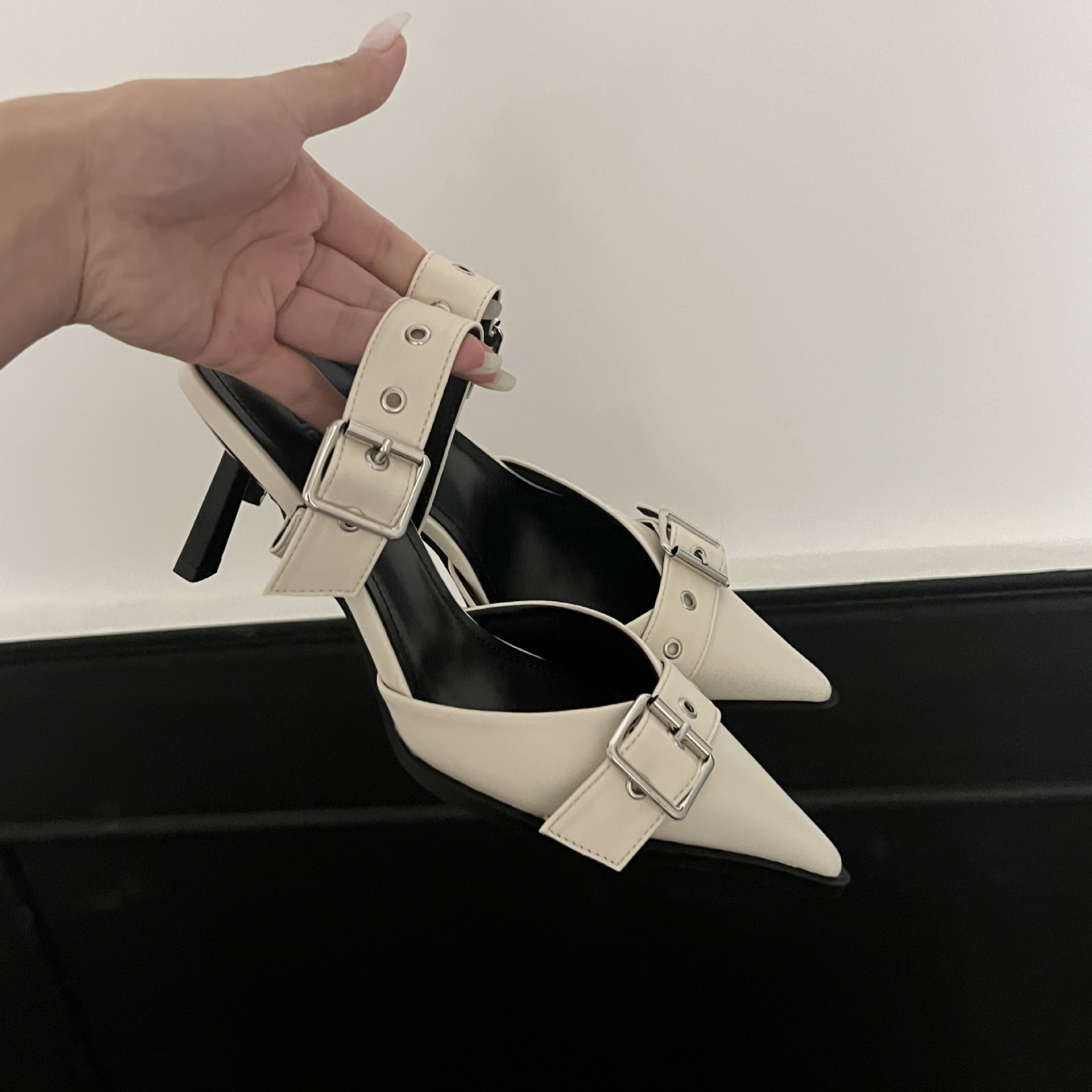 Wholesale Women Fashion Sexy Punk Belt Buckle Pointed Toe