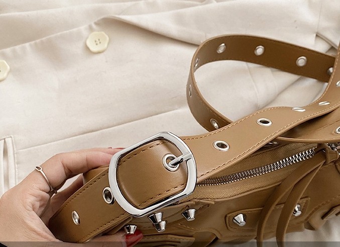 Wholesale Women Fashion Punk Solid Color PU Rivets Zipper