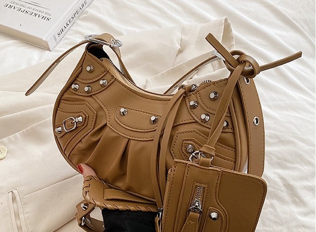 Wholesale Women Fashion Punk Solid Color PU Rivets Zipper