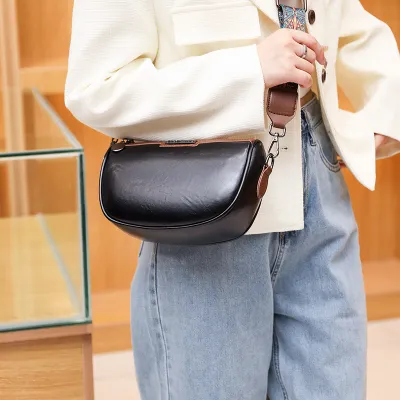 Women Fashion Casual PU Solid Color Zipper Crossbody Mini Saddle Bag