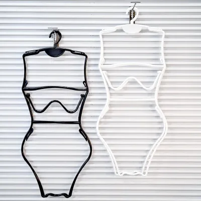 Accesorios plásticos simples de la ropa de la suspensión del traje de baño