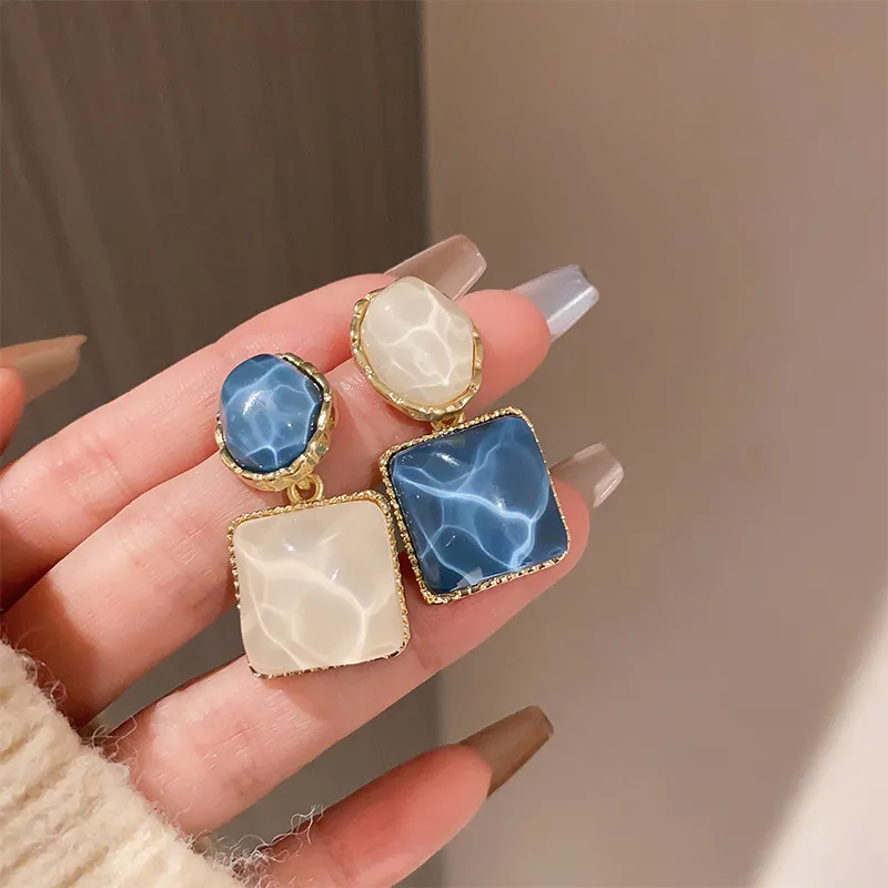 Women Fashion Geometric Color Block Water Ripple Square Earrings
