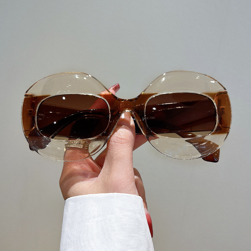 YVONNE Oval Sunglasses - Brown : EENK SHOP