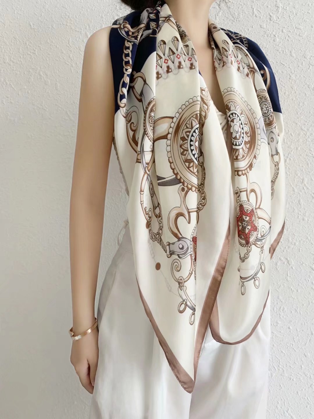Èaphi エフィ INDIA PATTERN SATIN SCARF Èaphi エフィ INDIA PATTERN SATIN SCARF Shop Satin Head Scarf
