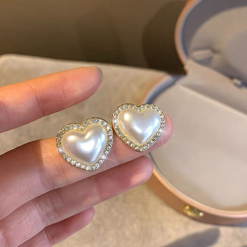Wholesale Women Fashion Simple Rhinestone Pearl Heart Earrings