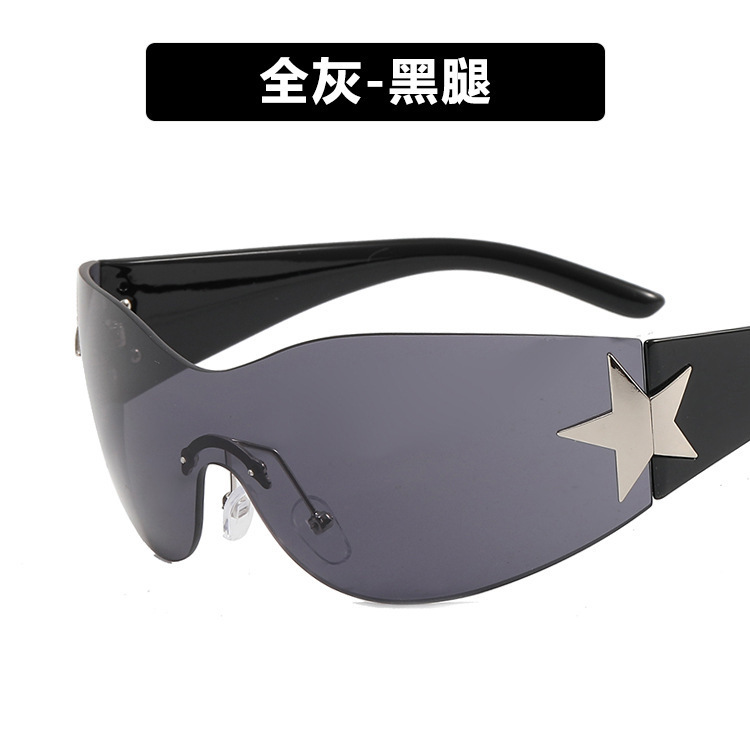 Le Specs Star Beam Sunglasses in Matte Black | REVOLVE