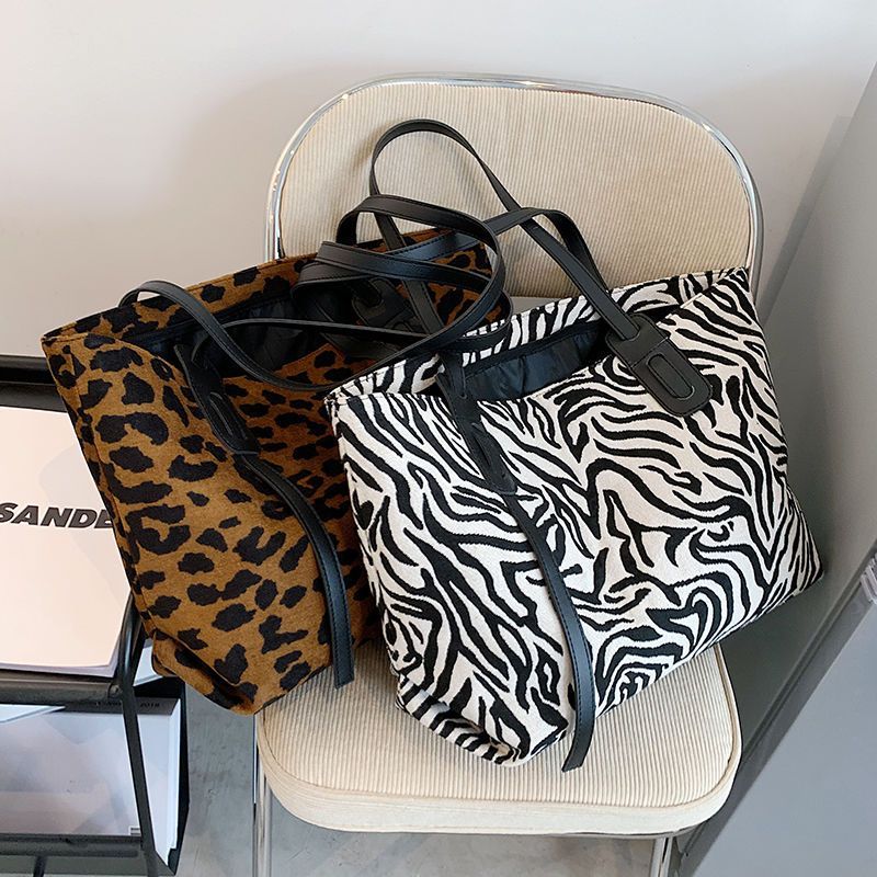 Custom Zebra Print & Polka Dots Insulated Lunch Bag (Personalized) |  YouCustomizeIt