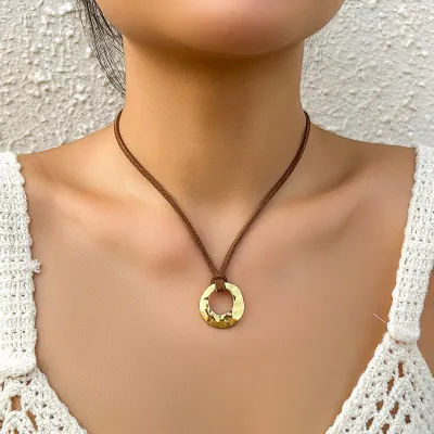 Women Fashion Exaggerated Heart Pendant Clavicle Chain Necklace