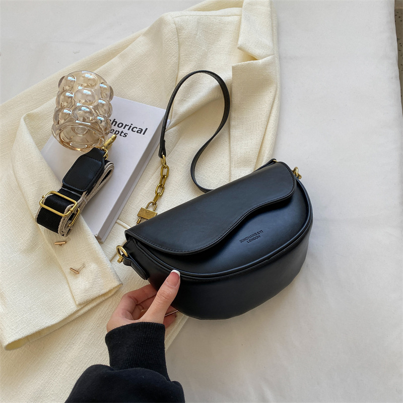 【SATIIIZ】Toric Nylon Short-Sleeved Wind Zip-Up Wholesale Women Fashion Flap Zipper PU Shoulder Saddle Bag