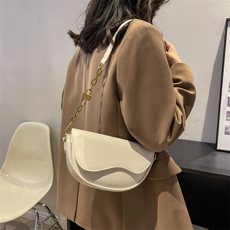 Wholesale Women Fashion Flap Zipper PU Shoulder Saddle Bag