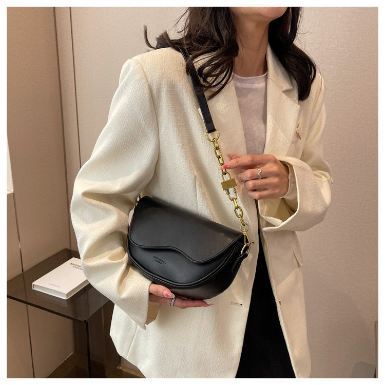 Wholesale Women Fashion Flap Zipper PU Shoulder Saddle Bag