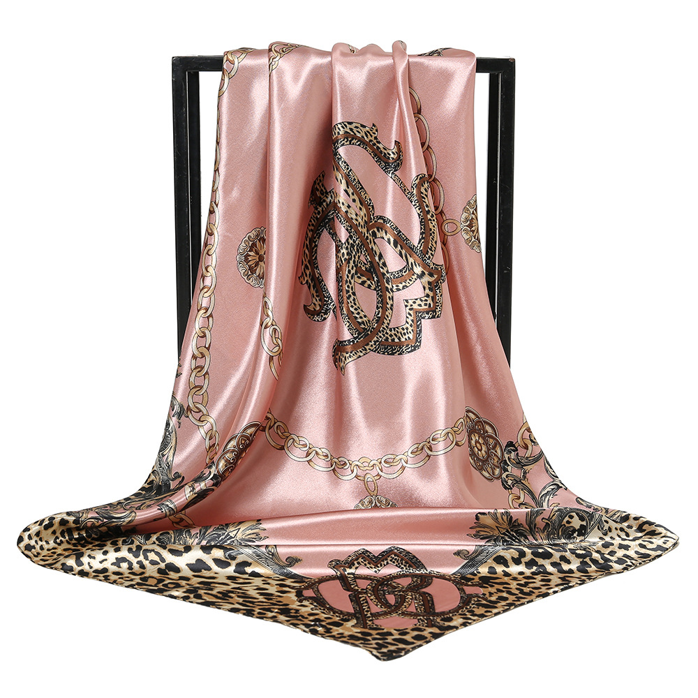 Wholesale Women Fashion Leopard Chain Satin Printed Silk