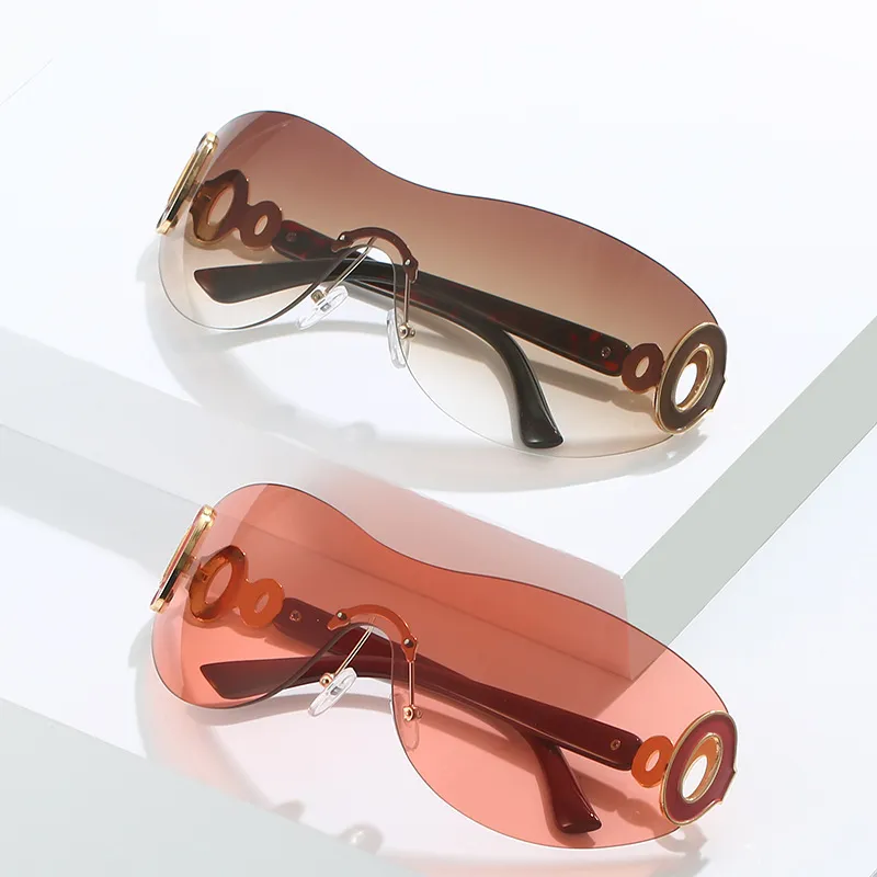 Women Y2K Fashion All-In-One Large Frame Sunglasses with Shaped Mirror Lens