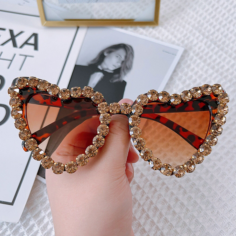 Leopard best sale heart sunglasses