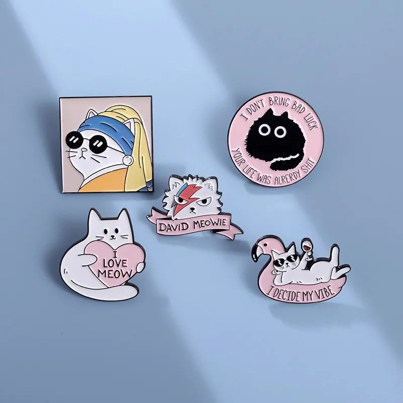 Women Cartoon Cute Cat Shape Alloy Brooch