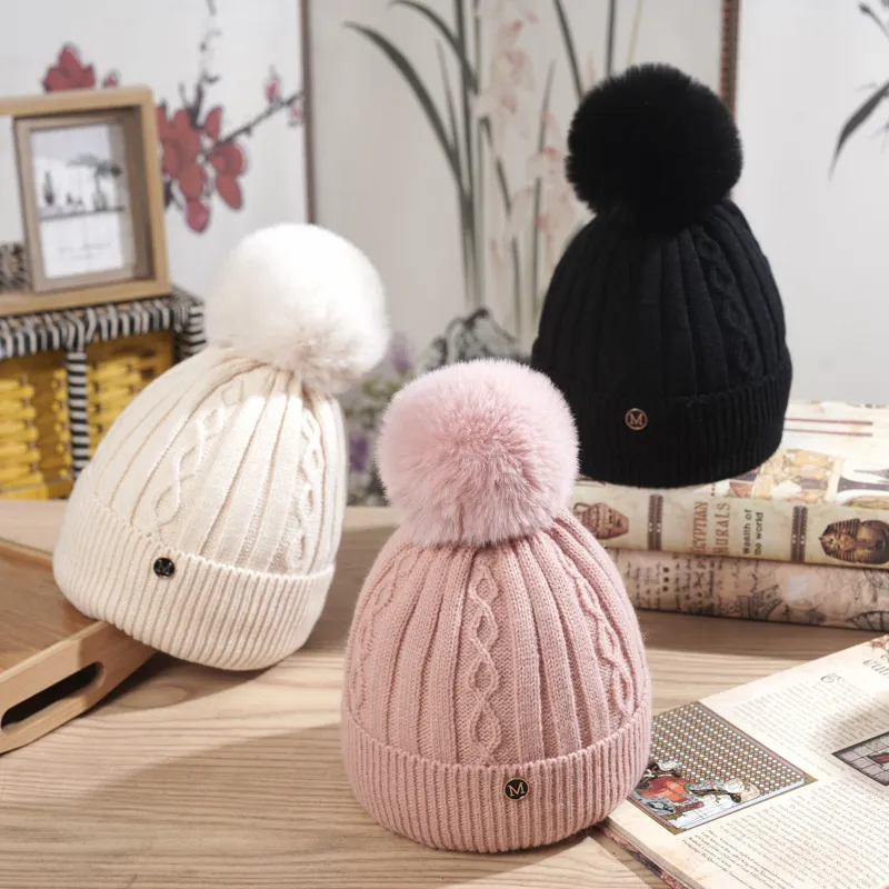 Winter Women Fashion Fleece-Lined Padded Wool Ball Knitted Alpaca Wool Hat