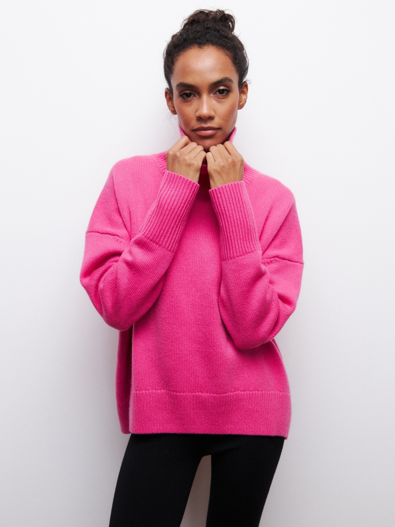 Wholesale Women Fashion Solid Color Loose Turtleneck Sweater