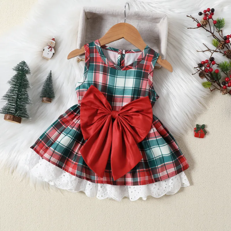 preppy christmas outfits plaid — bows & sequins