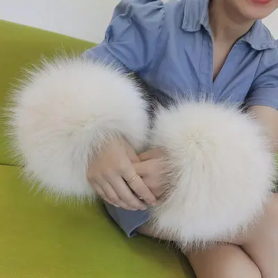 Women's Simple Warm Windproof Plush Cuff Decoration Wristlet Gloves