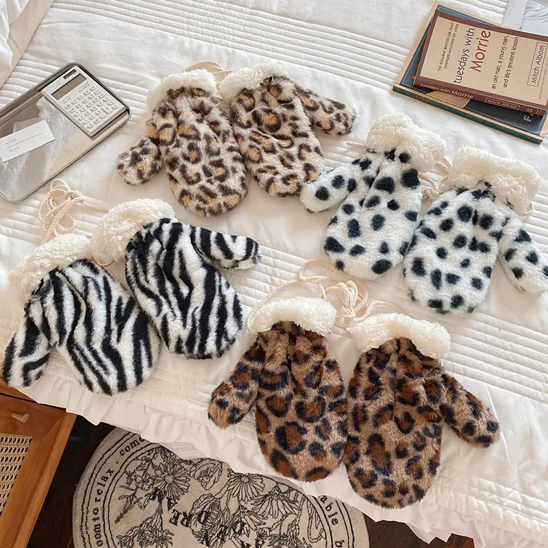 Winter Women Leopard Fleece-Lined Warm Mittens