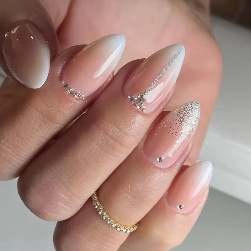 Women Fashion Simple Glitter Gradient Wearable Fake Nails