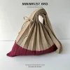 Color Khaki Red