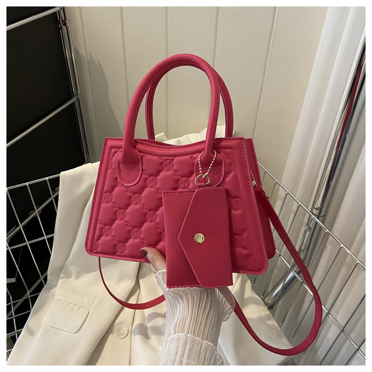 Wholesale Women Fashionable Round Diamond Creased Square PU