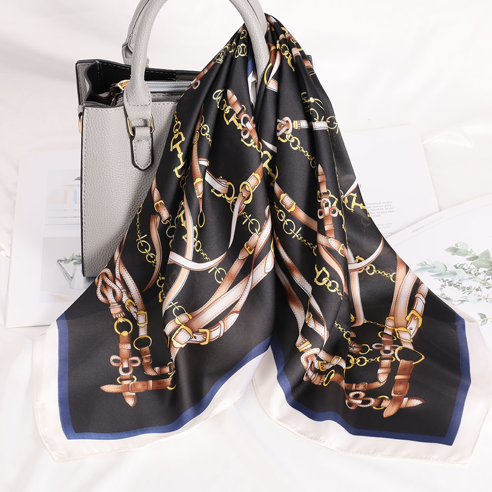 ◇DAKS◇ [SILK100%] Beige chain pattern square silk scarf DC Vintage Daks Of London Silk Scarf 32