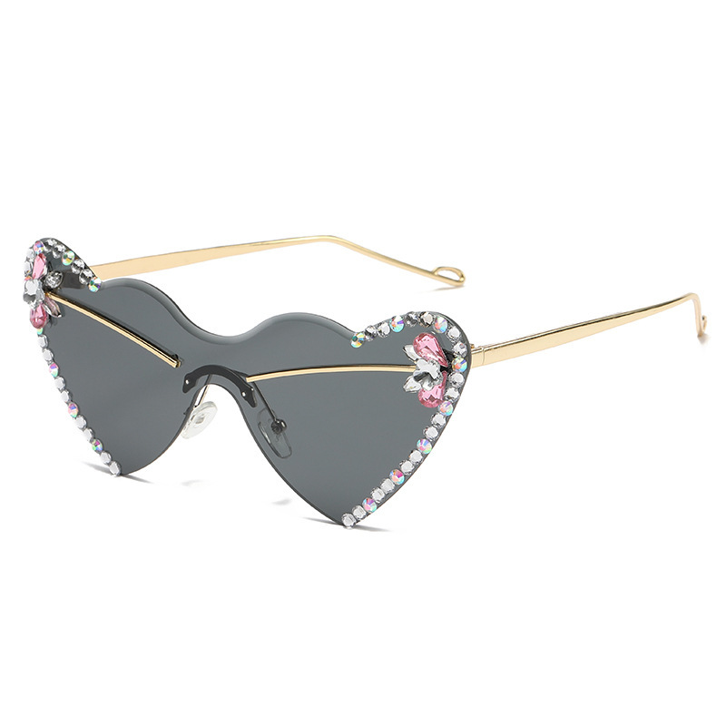 Wholesale Women Fashion Heart-Shaped One-Piece Rhinestone