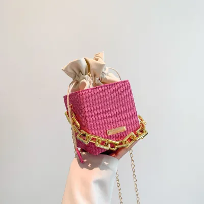Women Fashion Chain Square Crossbody Bag with Drawstring