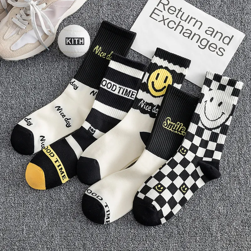 10pcs Women Fashion Black White Smiley Face Cotton Socks
