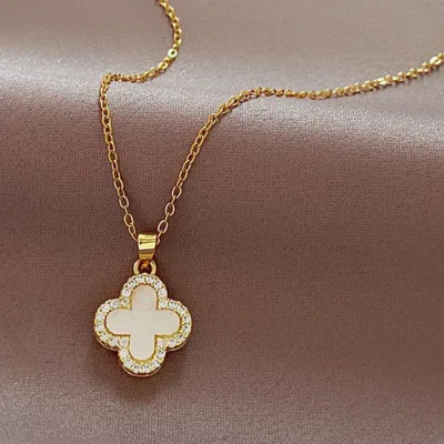 Women Fashion Simple Four-Leaf Grass Rhinestone Pendant Necklace