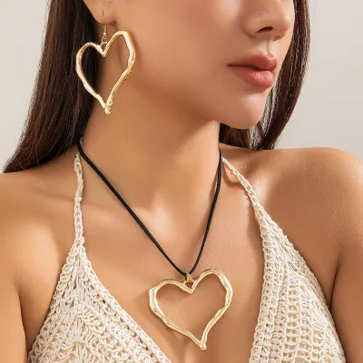 Valentine Simple Adjustable Flannelette Wax Thread Exaggerated Heart Necklace